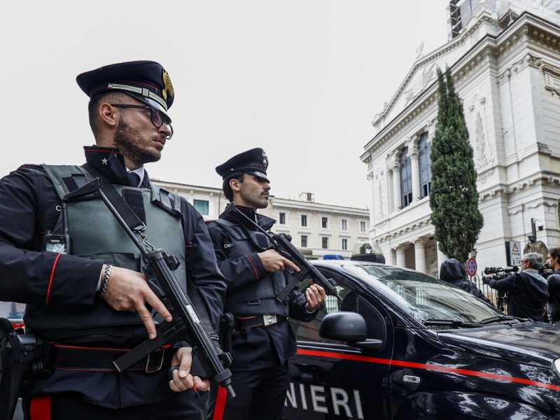 Misure di sicurezza intorno alla scuola della comunit&agrave; ebraica al Portico d'Ottavia nei pressi della Sinagoga, Roma 18 ottobre 2023 (Ansa)&nbsp;<br />
