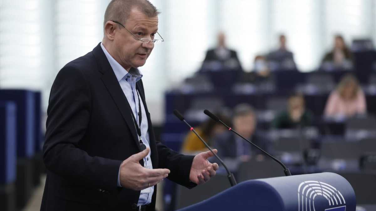 Immagine di PieperGate: Markus Pieper rinuncia per salvare Ursula. I problemi per von der Leyen restano