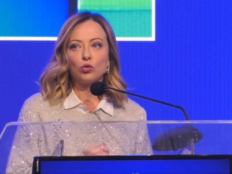 Meloni preoccupata dalla reazione di Israele e dagli sbarchi: domani vola di nuovo a Tunisi
