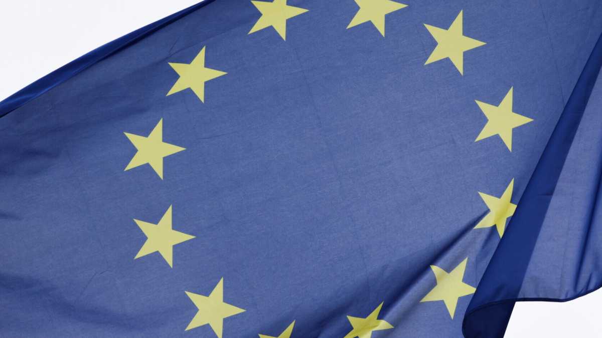 Immagine di Eurobarometro: cresce l'interesse dei cittadini per le elezioni europee. Priorità a difesa e sicurezza
