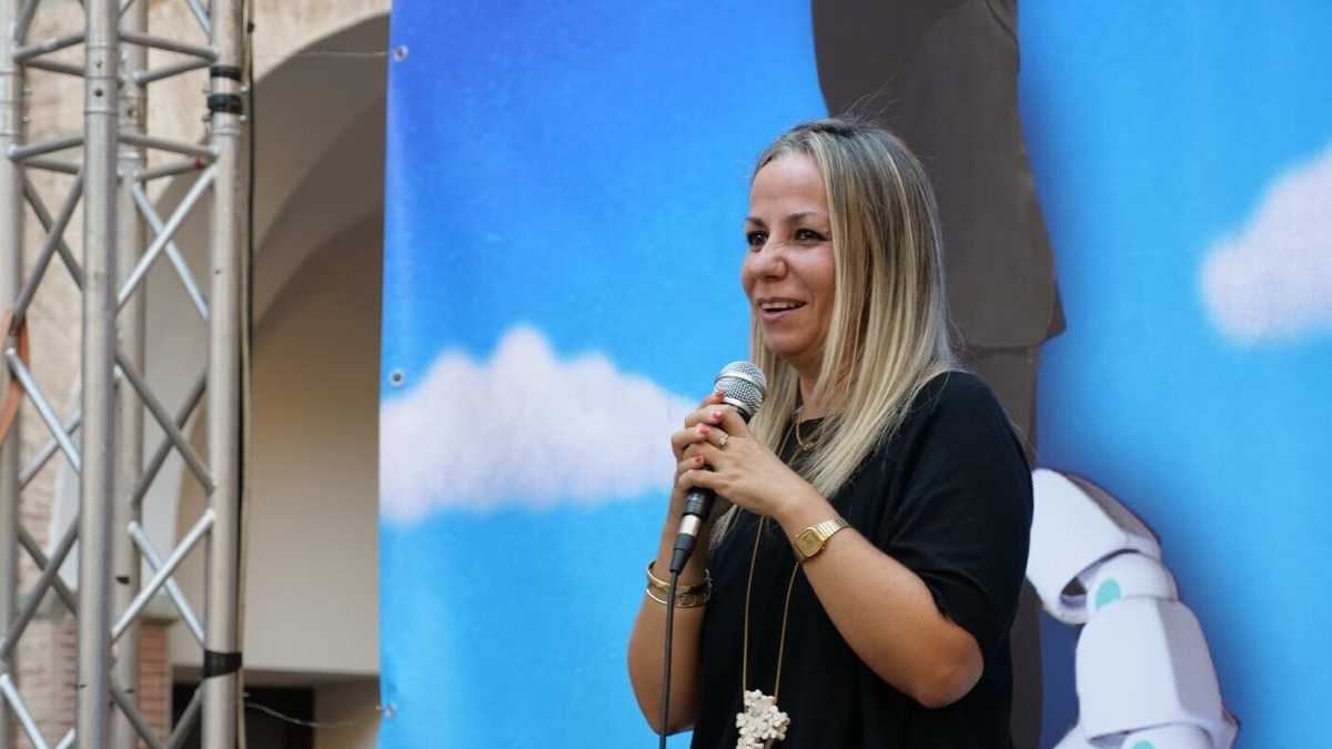 Immagine di Cecilia Del Re annuncia la candidatura a sindaca di Firenze dopo la rottura col Pd