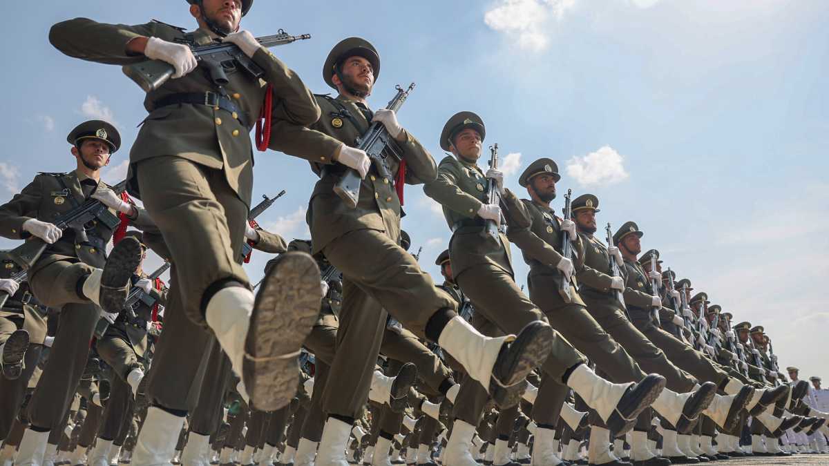 Immagine di Sanzionare l’Iran non basta più