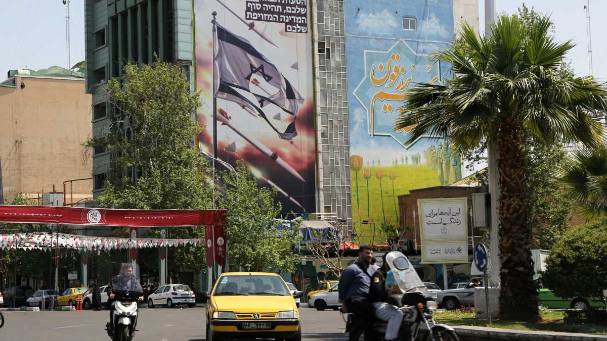 Immagine di Cosa sappiamo dello strike con droni di Israele contro l'Iran. Tajani: "Usa avvisati all'ultimo minuto"