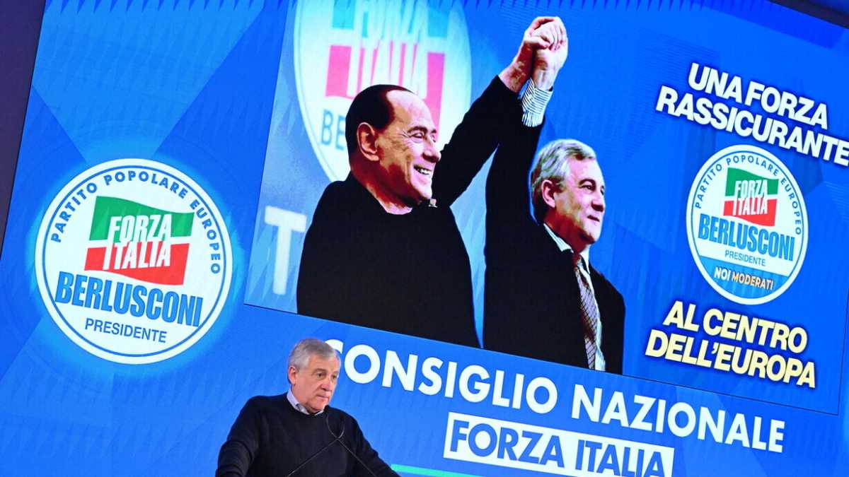 Immagine di Tajani annuncia: "Ho deciso di candidarmi alle europee"