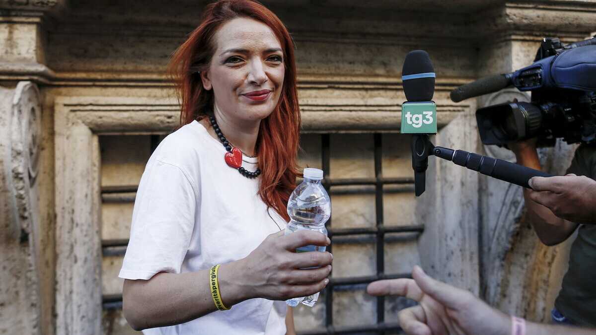 Immagine di Elly Schlein chiede alla "sardina" Cristallo di correre al sud