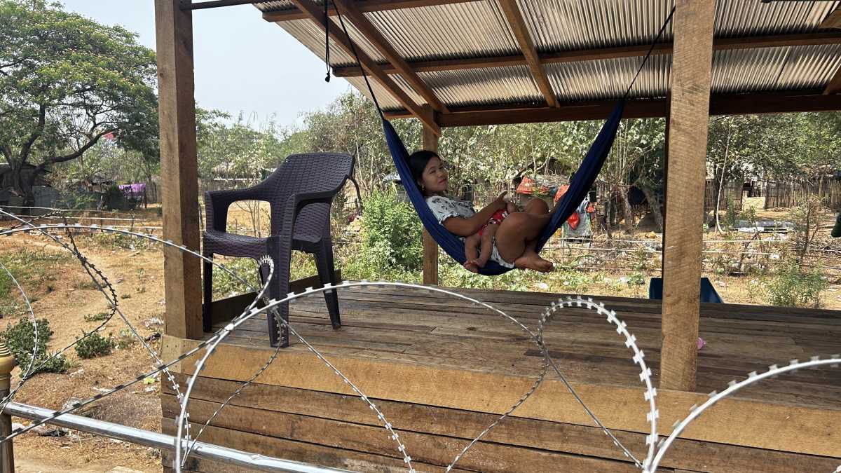 Immagine di Il limbo dei birmani a Mae Sot, in Thailandia, in attesa di "vedere in faccia" i militari