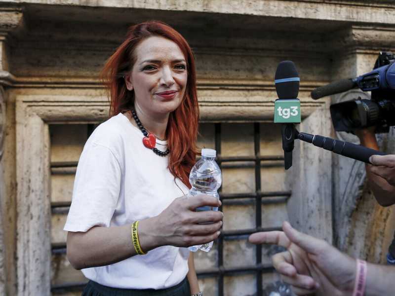 Elly Schlein chiede alla "sardina" Cristallo di correre al sud