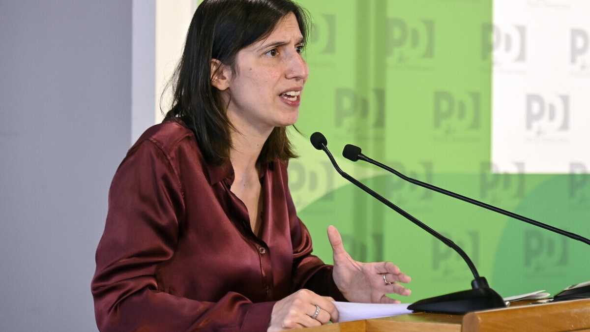 Immagine di Il passo indietro di Schlein: "Non ci sarà il mio nome nel simbolo"