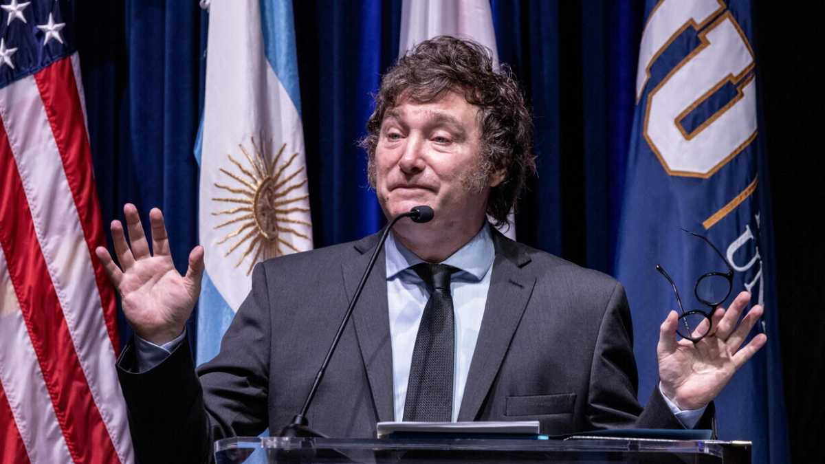 Immagine di La terapia del Loco Milei in Argentina, che annuncia il surplus di bilancio