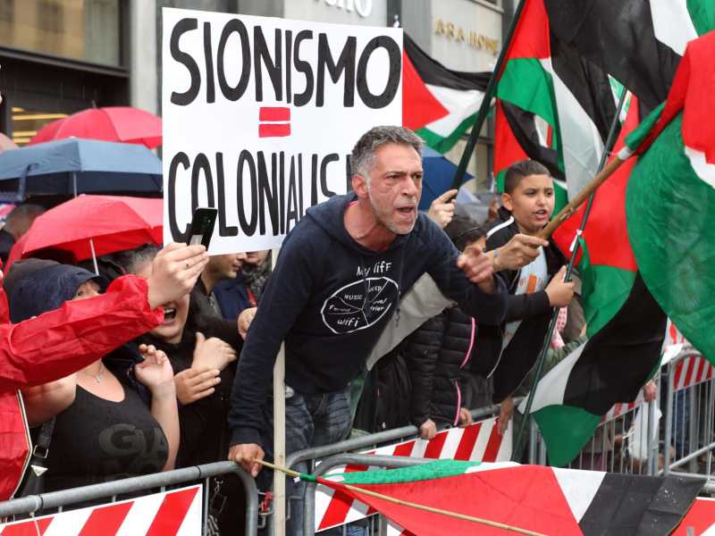 Cartoline vecchie e nuove dal 25 aprile: le aggressioni alla Brigata ebraica, Scurati e Salis