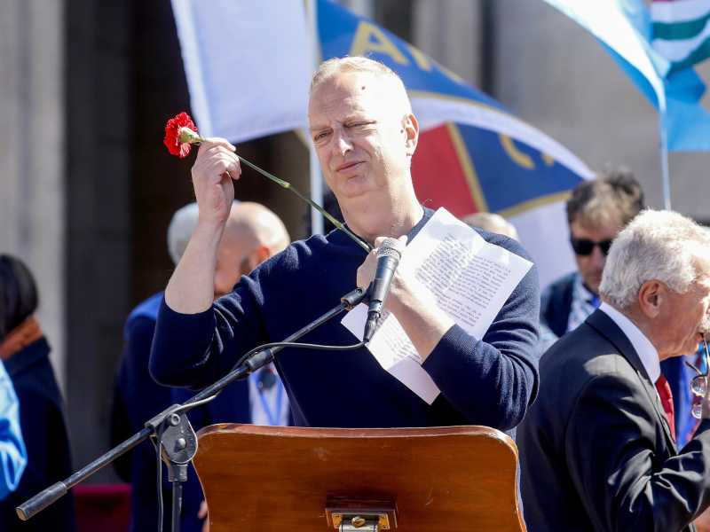 La bolsa commedia dell’antifascismo