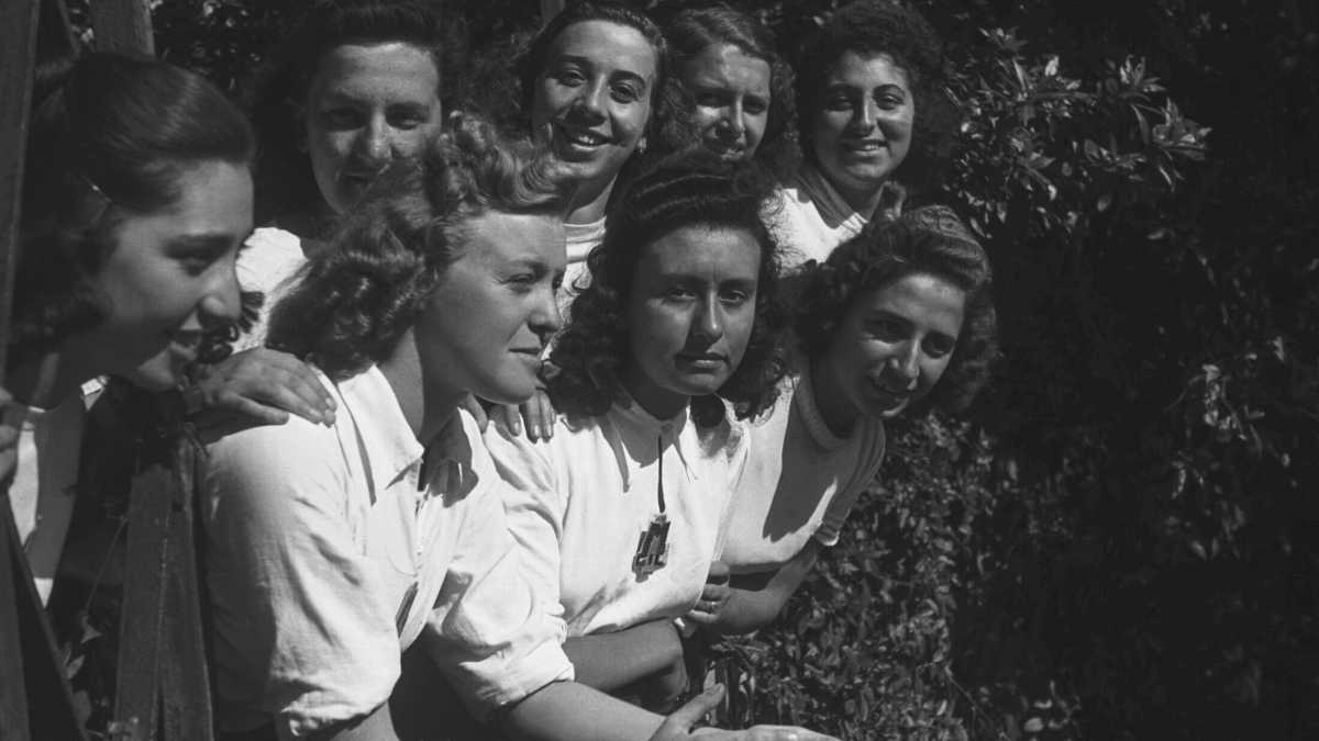 Immagine di Storie di donne dentro il regime fascista. Un libro