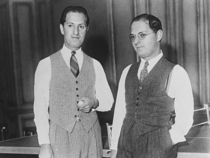 &nbsp;George e Ira Gershwin - foto via Getty Images