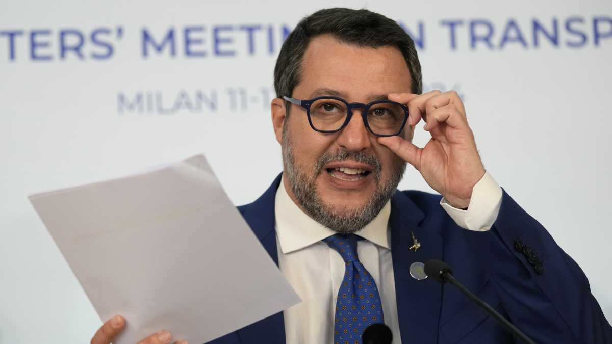 Immagine di Leghisti che fanno gli antifascisti a sproposito contro Salvini