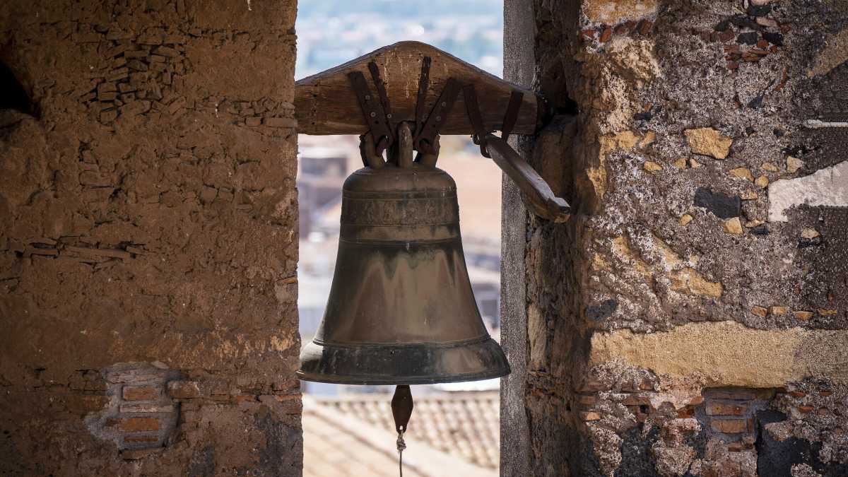 Immagine di È la Chiesa che è rimasta indietro o è il mondo che corre troppo?