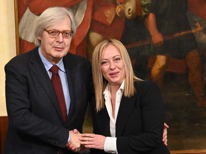 Giorgia Meloni vuole candidare Vittorio Sgarbi alle europee con Fratelli d'Italia