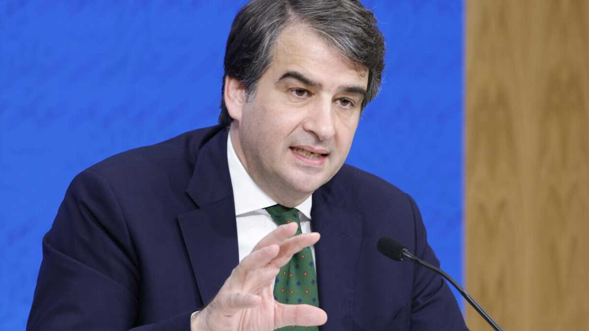 Immagine di Con il dl Coesione, in un colpo, il ministro factotum toglie poteri alle regioni e a Salvini