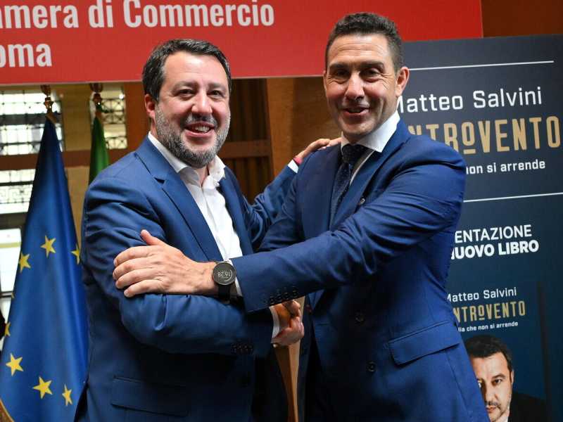 Il generale non fa bum bum. Il debutto soft di Vannacci con Salvini (che si piega al Nord)
