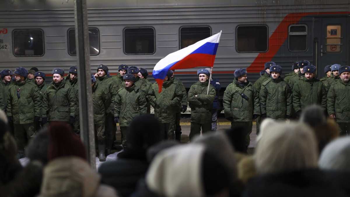 Immagine di Putin non può vincere in Ucraina: "Non avremo più sicurezza in Europa", dice Macron