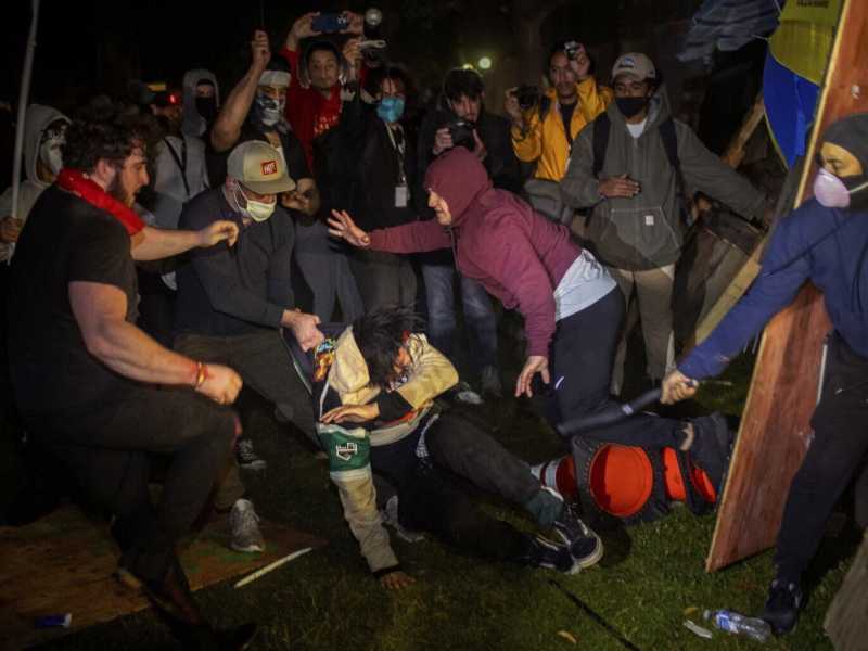 Sgomberi e tensioni con la polizia per le proteste pro Palestina nei campus americani