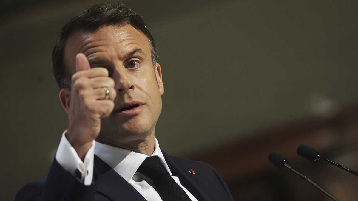 Immagine di La Russia non deve vincere. La dottrina Macron per la sicurezza dell’Europa. L’intervista dell’Economist