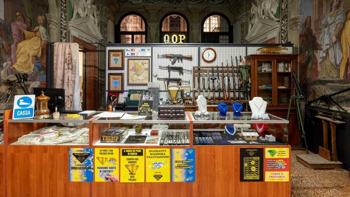 Immagine di Mostra d’arte o banco dei pegni? La sfida di Christoph Büchel, che ha trasformato Ca’ Corner