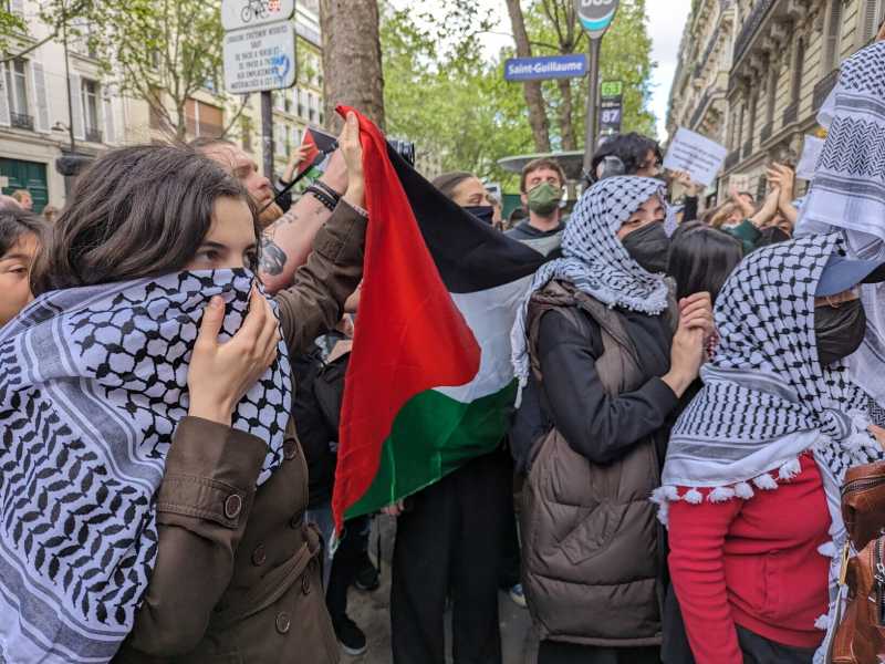 Proteste alla Science Po di Parigi - foto via Getty Images