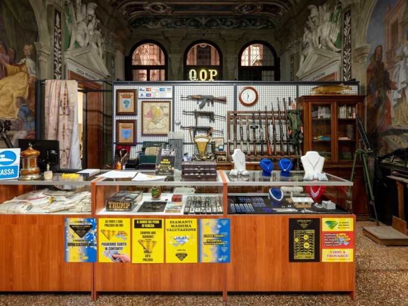 Una sala della mostra &ldquo;Monte di piet&agrave;&rdquo; (foto Marco Cappelletti, courtesy Fondazione Prada)&nbsp;<br />