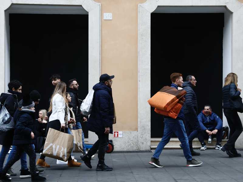 Meno povertà e disuguaglianza. Effetto di trasferimenti statali e mercato del lavoro forte