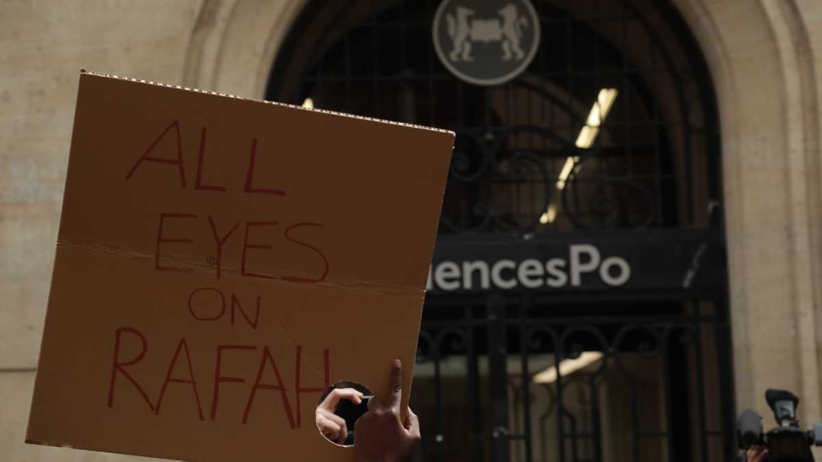 Immagine di La “sionista colonizzatrice” presa per il collo. Scene da Sciences Po