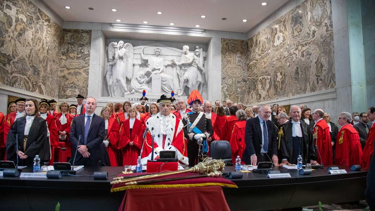 Immagine di Ma i magistrati possono frequentare negozi Rolex prima delle elezioni?