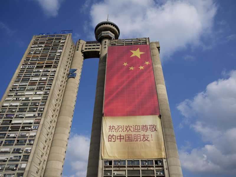 La Serbia celebra Xi Jinping e cancella le critiche dei giorni francesi