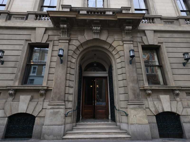  L'entrata del Garrick Club - foto Ansa