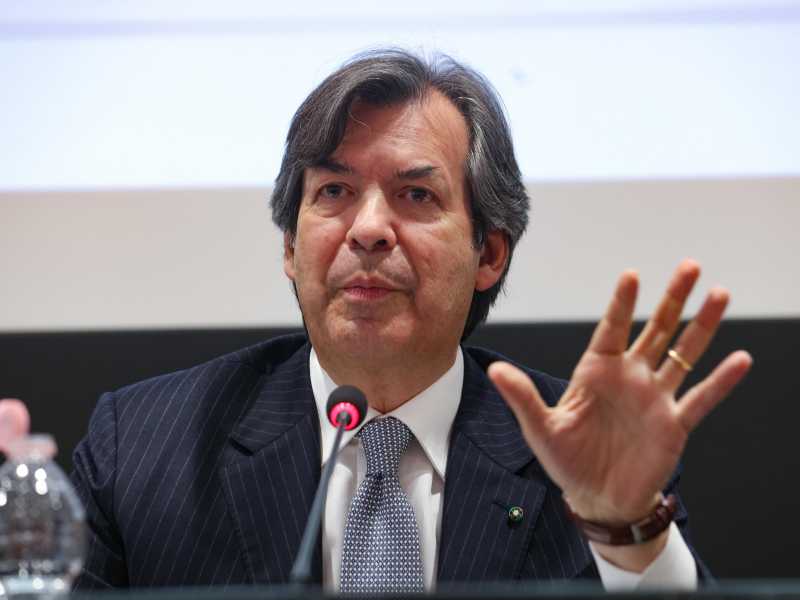 Non basta cambiare una casella: l'Abi ha perso ogni ragione di esistenza