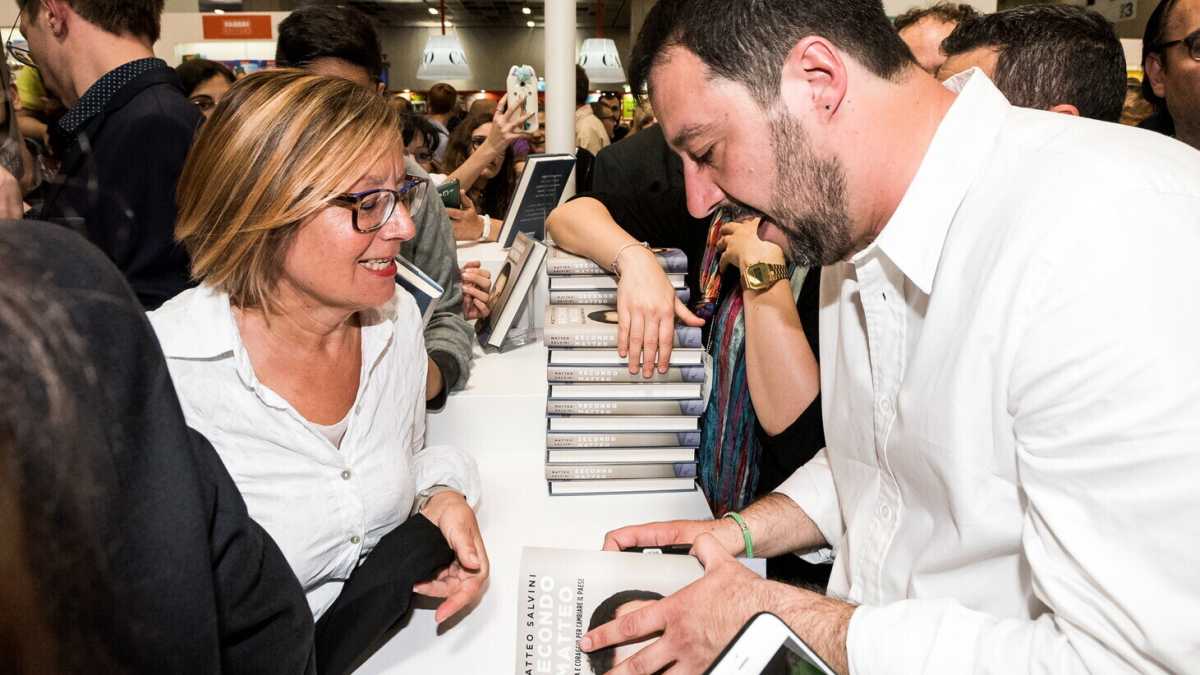 Immagine di Al Salone, Salvini fa il vice Vannacci: niente contestatori, ma i numeri del libro non tornano