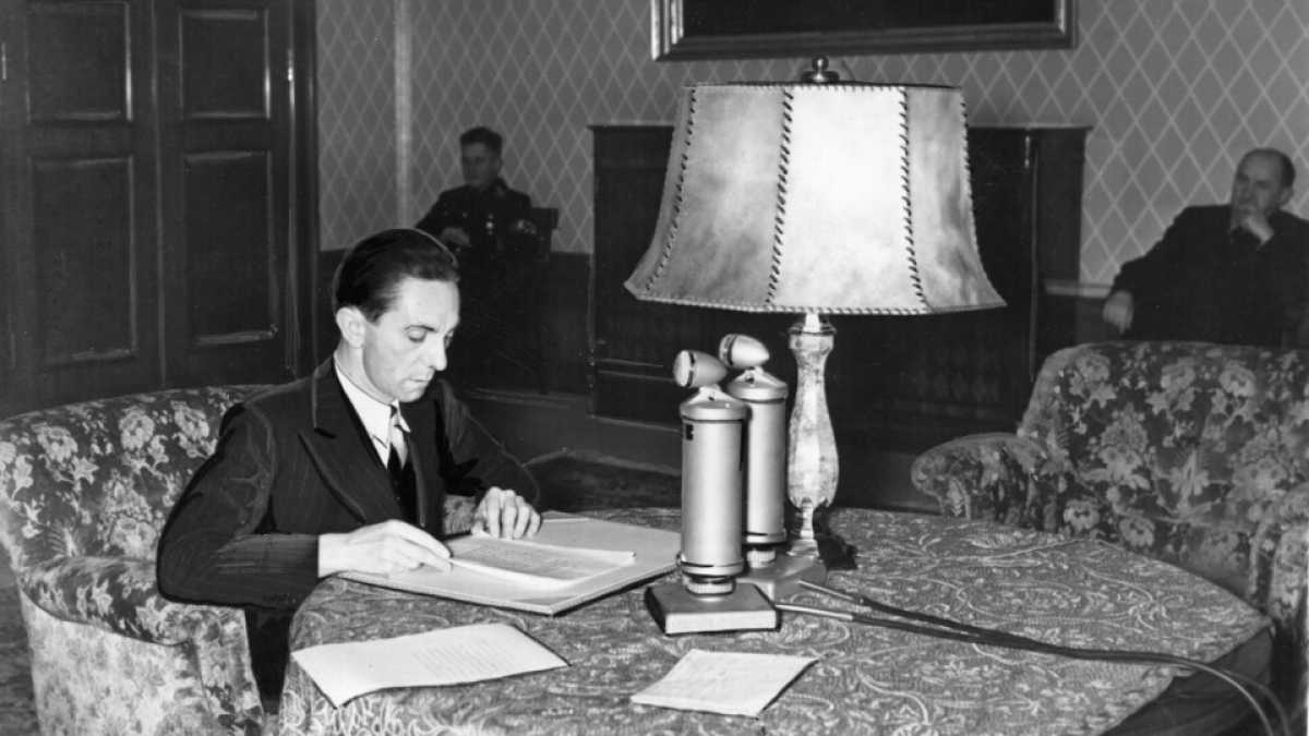 Immagine di La villa fantasma (dove viveva Goebbels) da cui a Berlino tutti fuggono