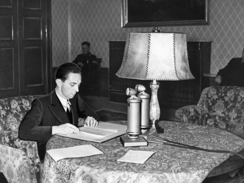 &nbsp;Joseph Goebbels a casa sua - foto LaPresse