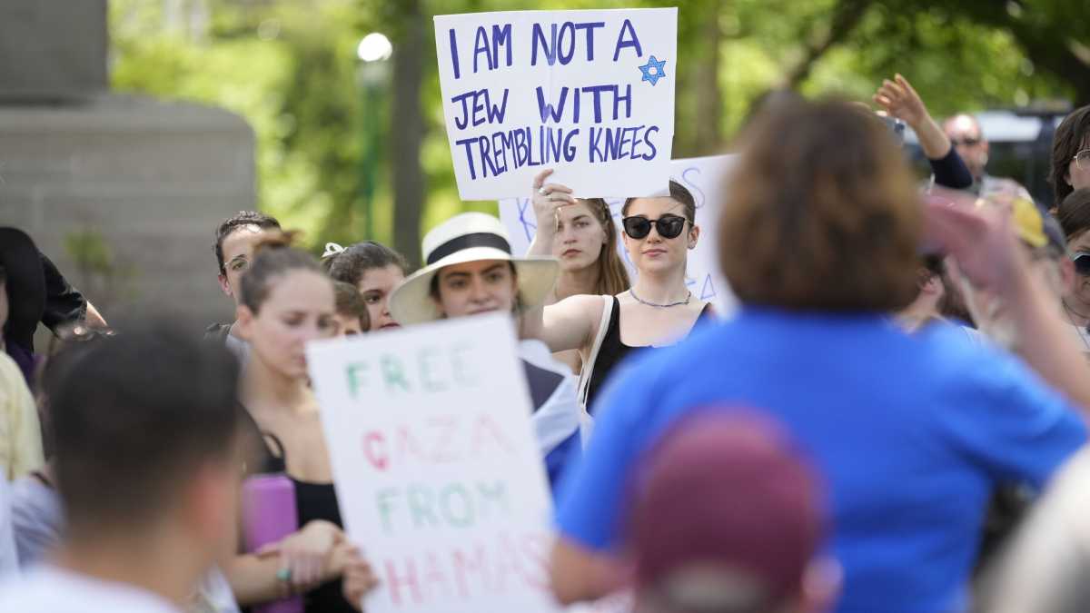 Immagine di C’è un grande ministro a Berlino che si dice “scioccata” dai professori che flirtano coi pro Hamas