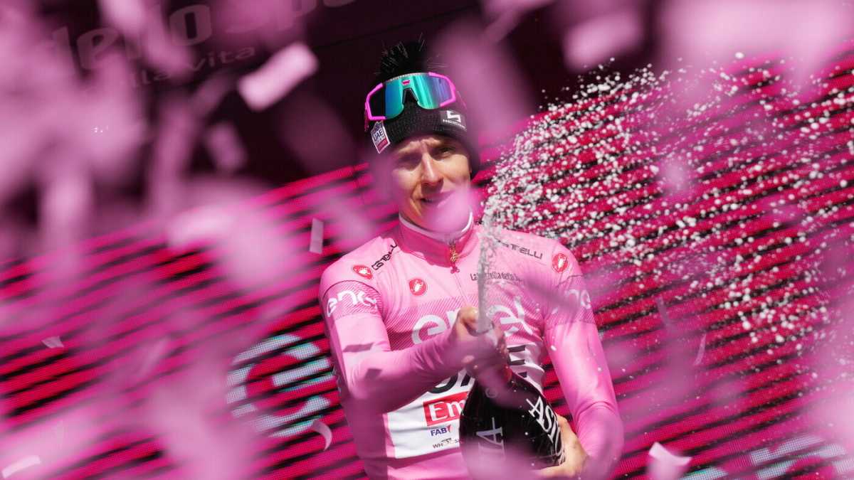Immagine di Il Giro d'Italia tra forche, streghe e liquori