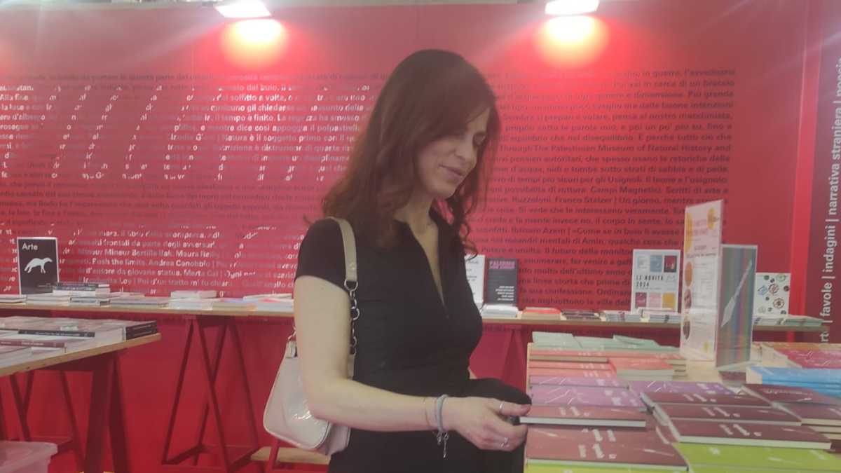 Immagine di Dal letto alla chiesa, la letteratura fuori standard di Gilda Policastro