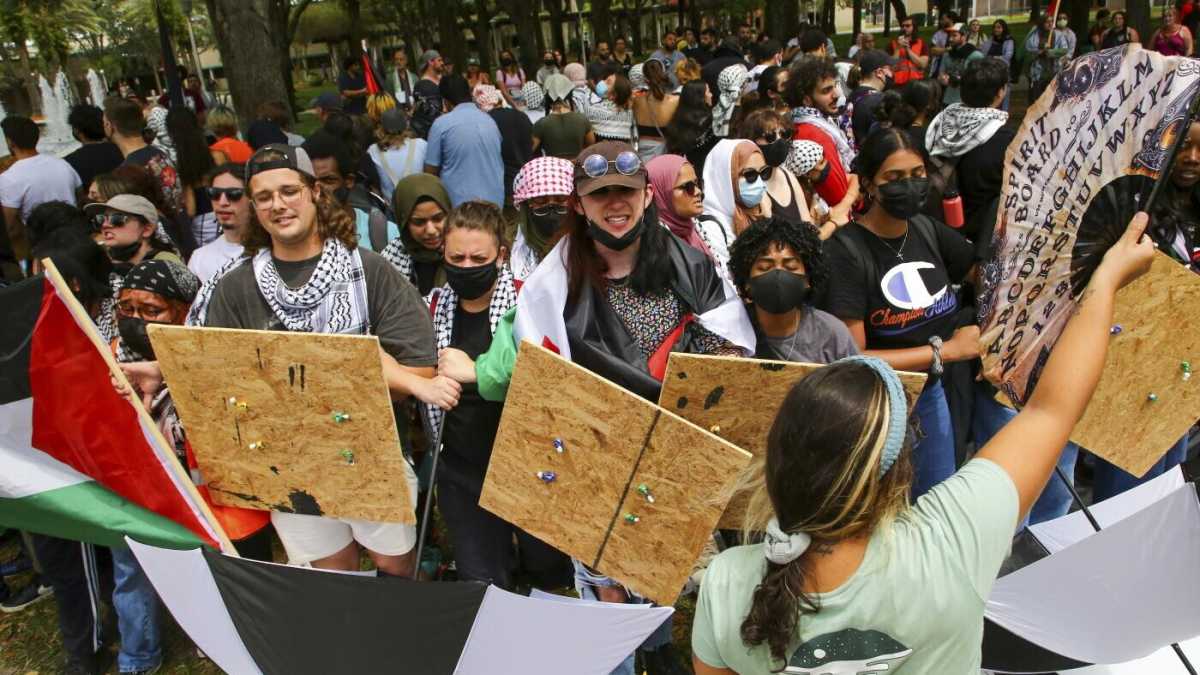 Immagine di Buone ragioni per lasciare il megafono fuori dai campus
