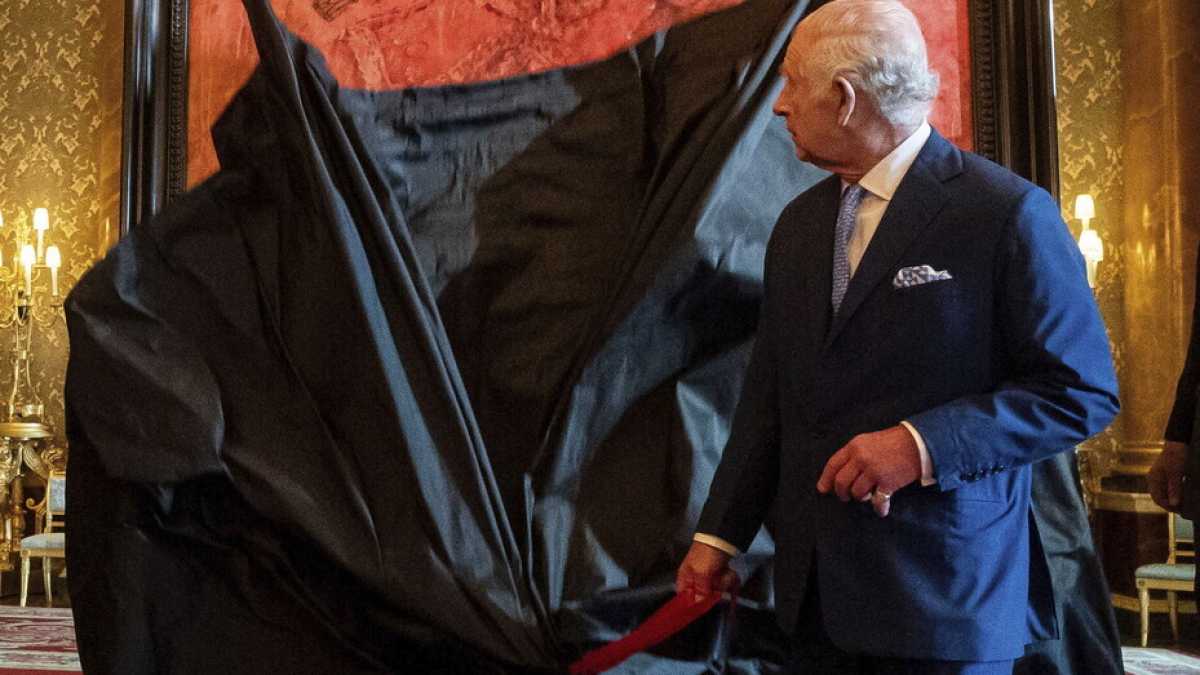 Immagine di Dio salvi il Re mecenate per salvare i pittori