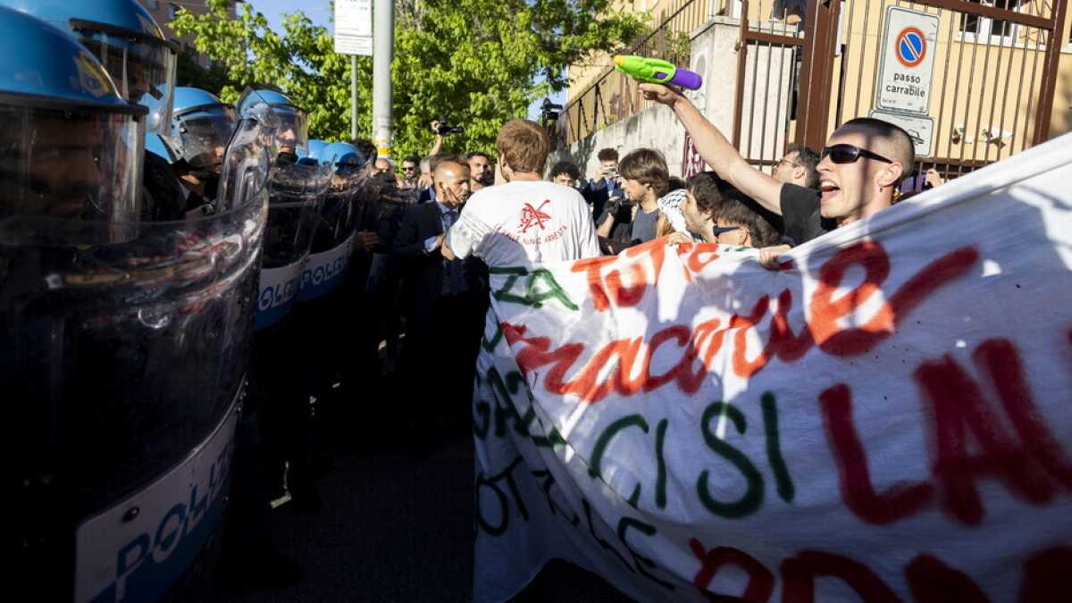 Immagine di L’abdicazione delle università e le parole forti di Mattarella