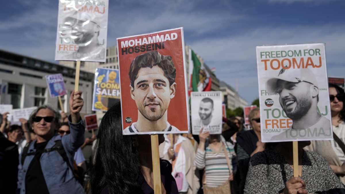 Immagine di L’appello della cugina di Toomaj, il rapper iraniano condannato a morte: “Mobilitiamoci”