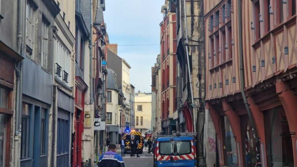 Immagine di Un uomo ha cercato di incendiare una sinagoga a Rouen, in Francia. Ucciso dalla polizia