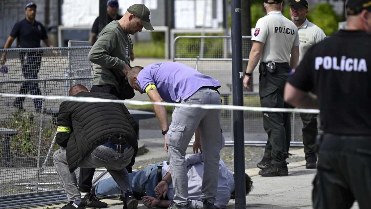 Immagine di Il pregiudizio dell'innocuità dei poeti: più sensibili e più reattivi