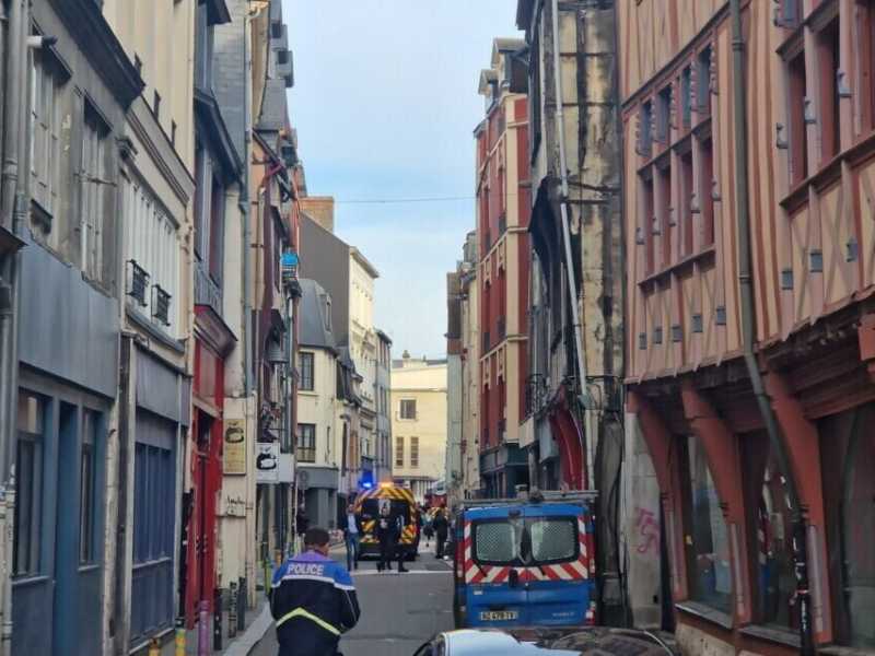 Un uomo ha cercato di incendiare una sinagoga a Rouen, in Francia. Ucciso dalla polizia