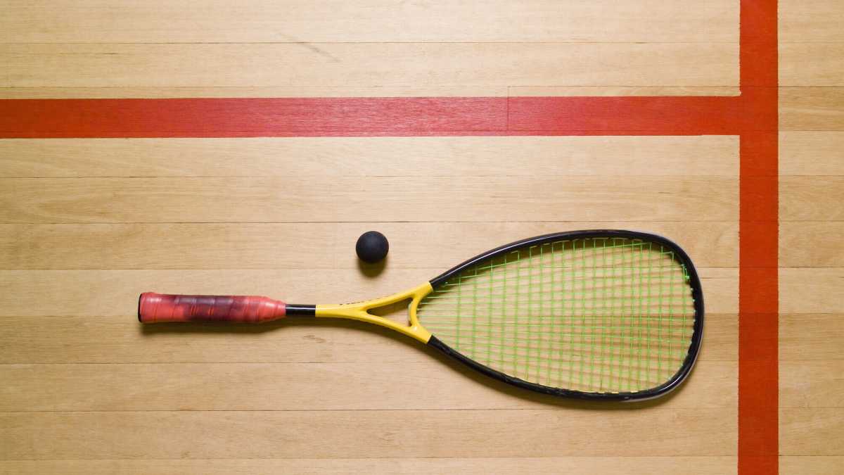 Immagine di Tre sorelle adolescenti, un campo di squash e la ribellione della rinascita