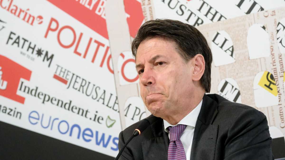 Immagine di Il Conte "ammezzato" da Meloni e Schlein. Il M5s ora teme il flop: "Siamo all'undici per cento"