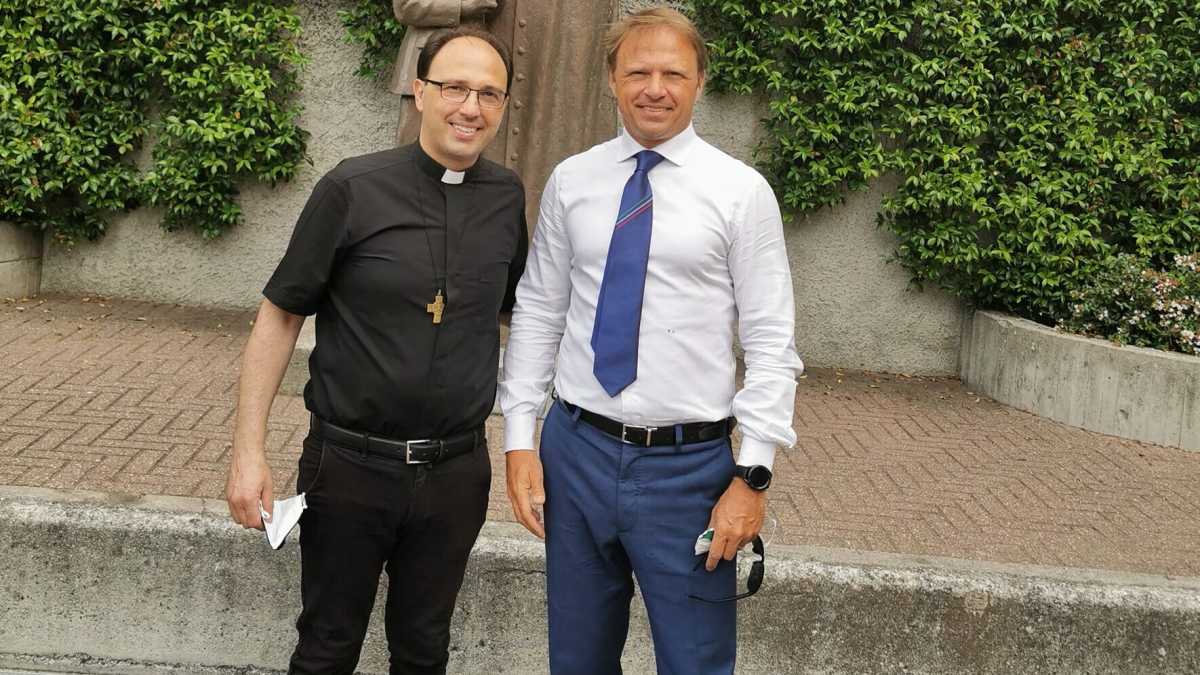 Immagine di Ecco don Lollobrigida, il discreto fratello prete del ministro bum bum